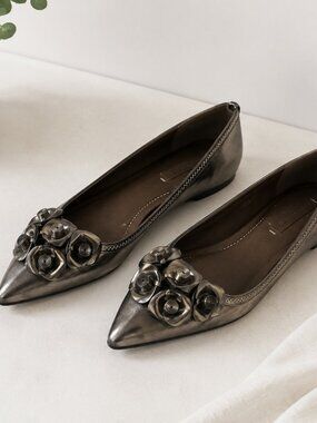 BCBG MAXAZRIA Bronze Metallic Patent Leather Rose Pointed Flats Size 38